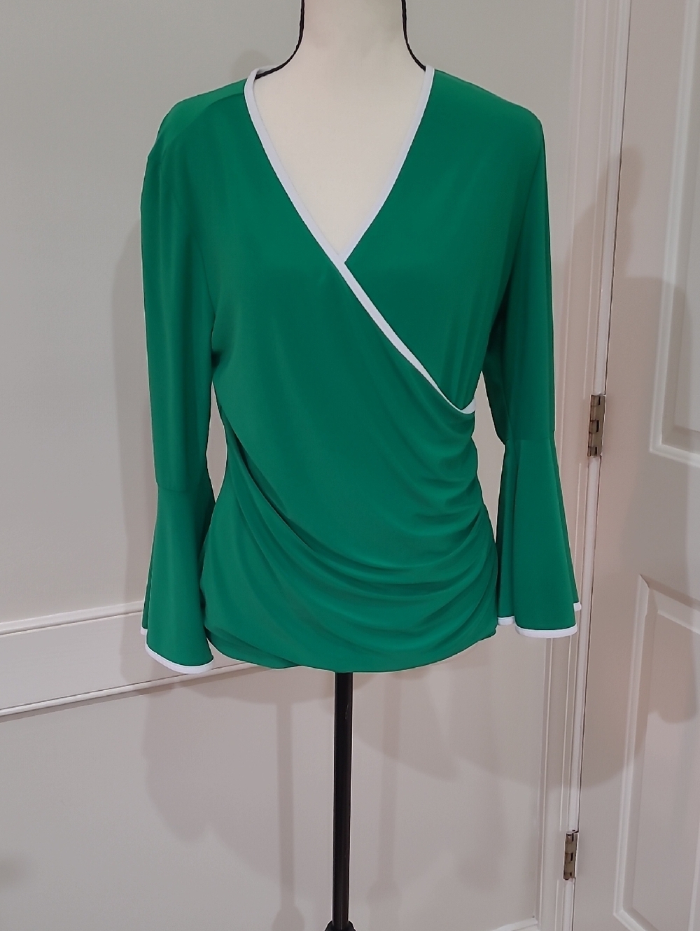 Coco Bianco Green Wrap-Style Women's Top with White Trim